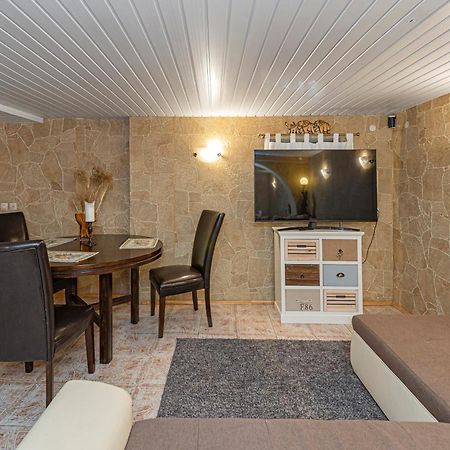 Spacious Studio Apartment By Polo Apartments Kaunas Luaran gambar