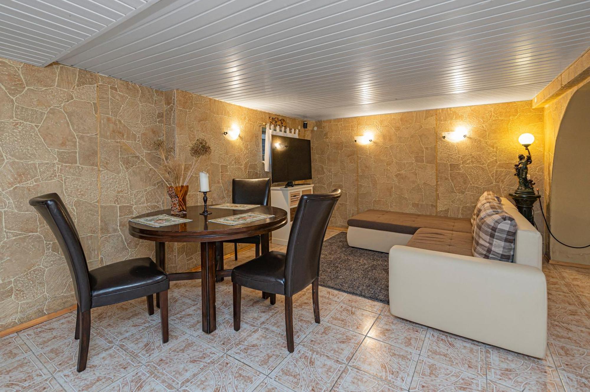 Spacious Studio Apartment By Polo Apartments Kaunas Luaran gambar
