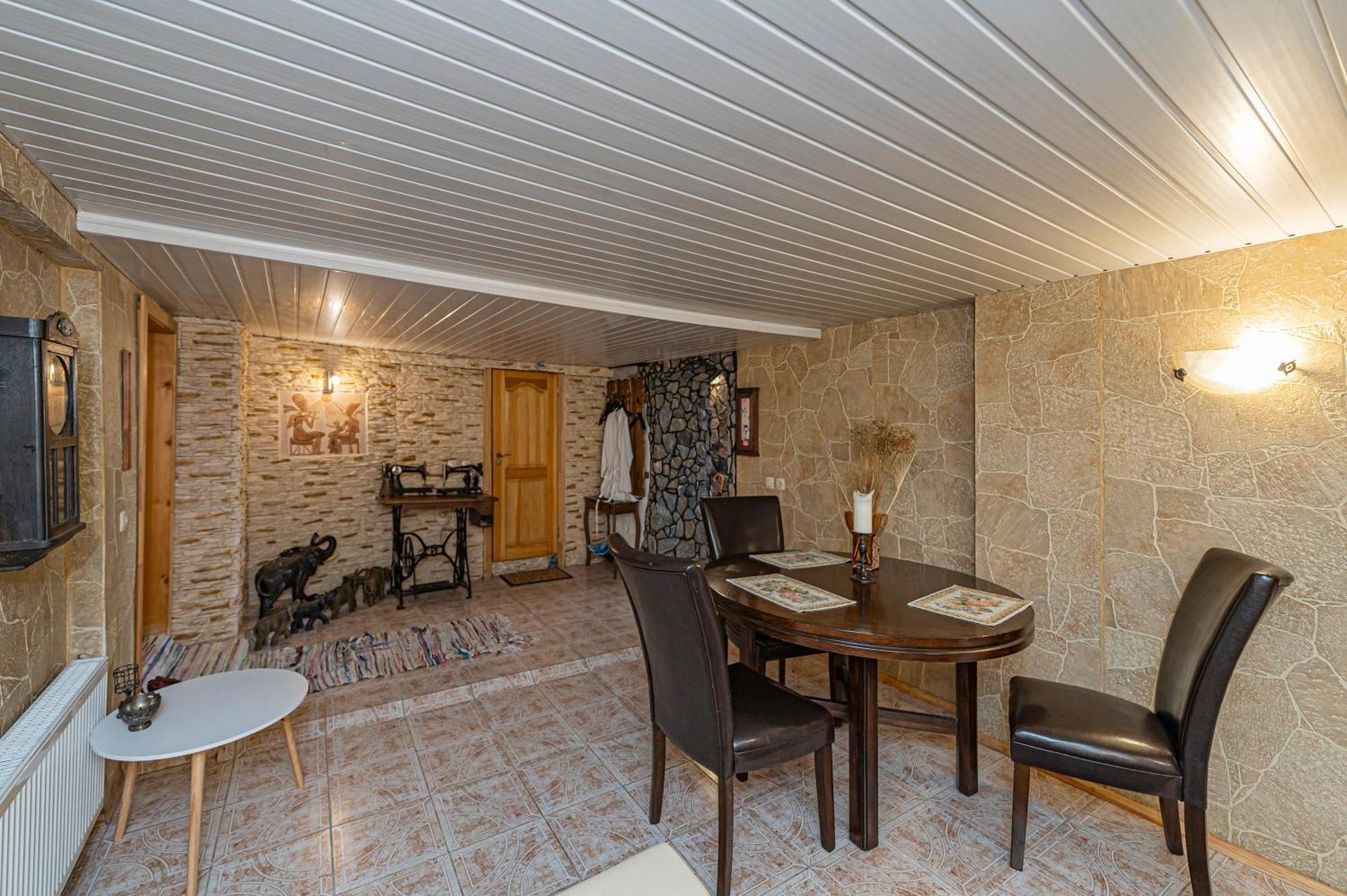 Spacious Studio Apartment By Polo Apartments Kaunas Luaran gambar